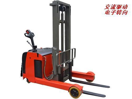 前移式全電動堆高（gāo）車