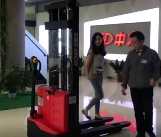 電動叉車（chē）3